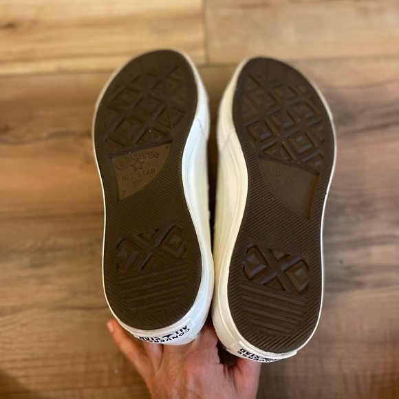 Converse Platform embroidered beige shoes women’s size 9 men’s size 7 - Picture 4 of 4